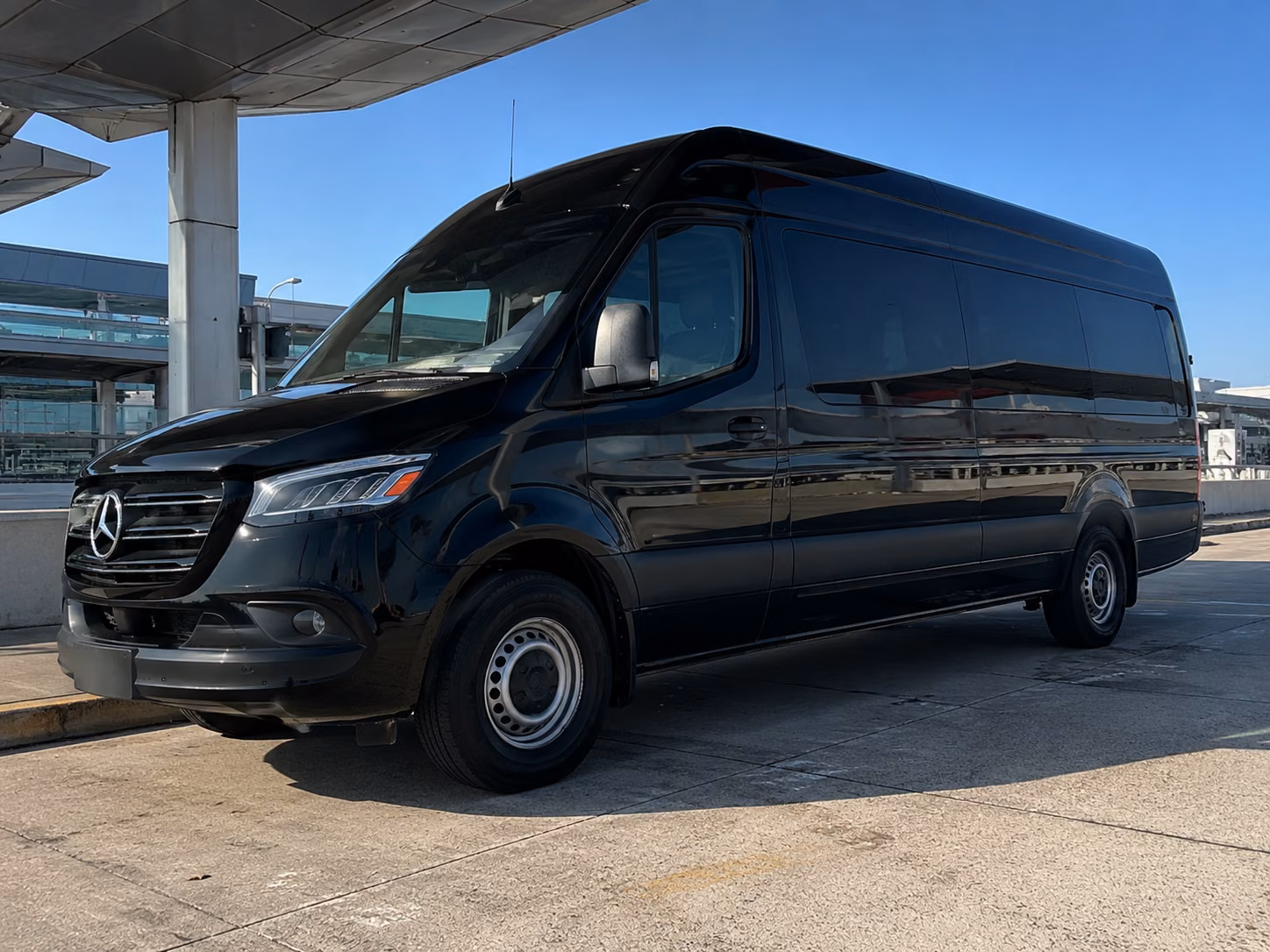 guest shuttles to house of oliver wine lounge and wedding venues around roseville