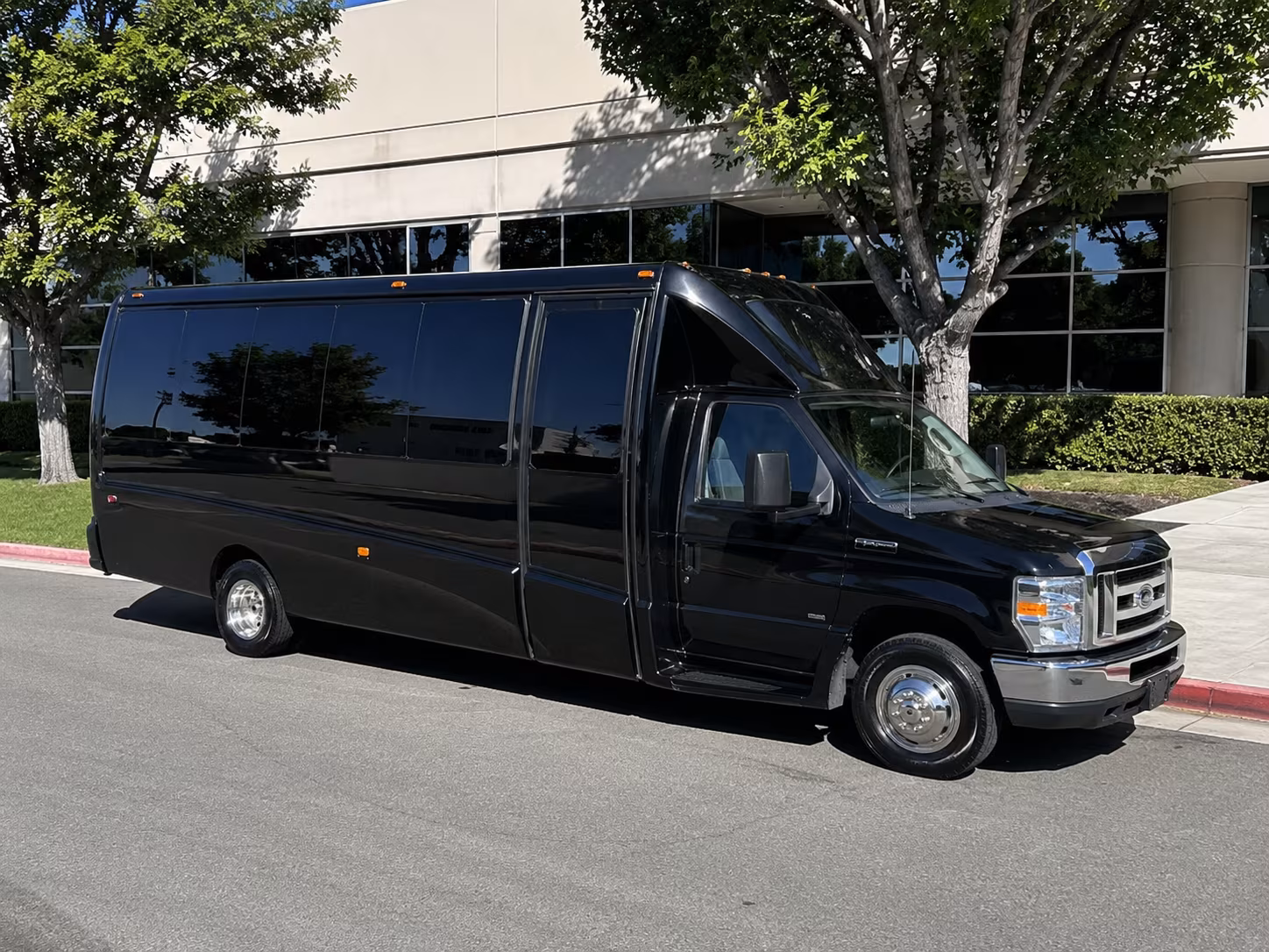 rent a roseville prom party bus or charter bus today
